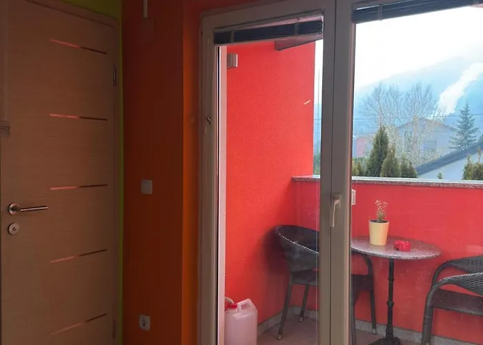 Perfect Apartma - - Free Parking! *